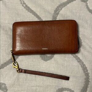 Fossil Logan RFID Zip-Around Leather Wristlet